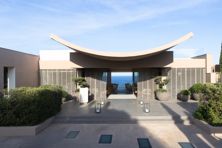 LRR Property Exterior Entrance 8244