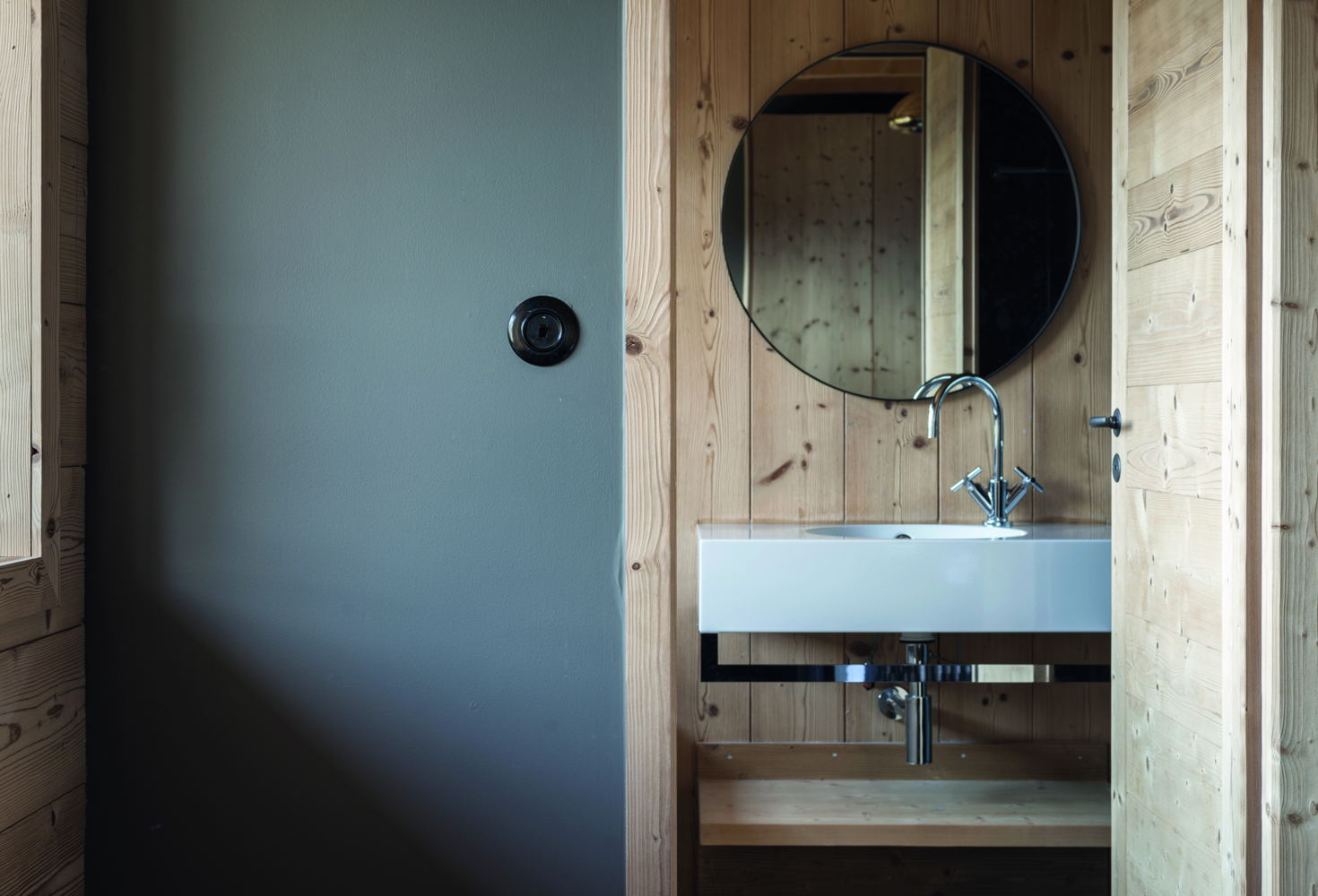 Dornbracht - The Mountain House chalet is not far from the French ski resort of La Clusaz - Photographer: Olivier-Martin Gambier