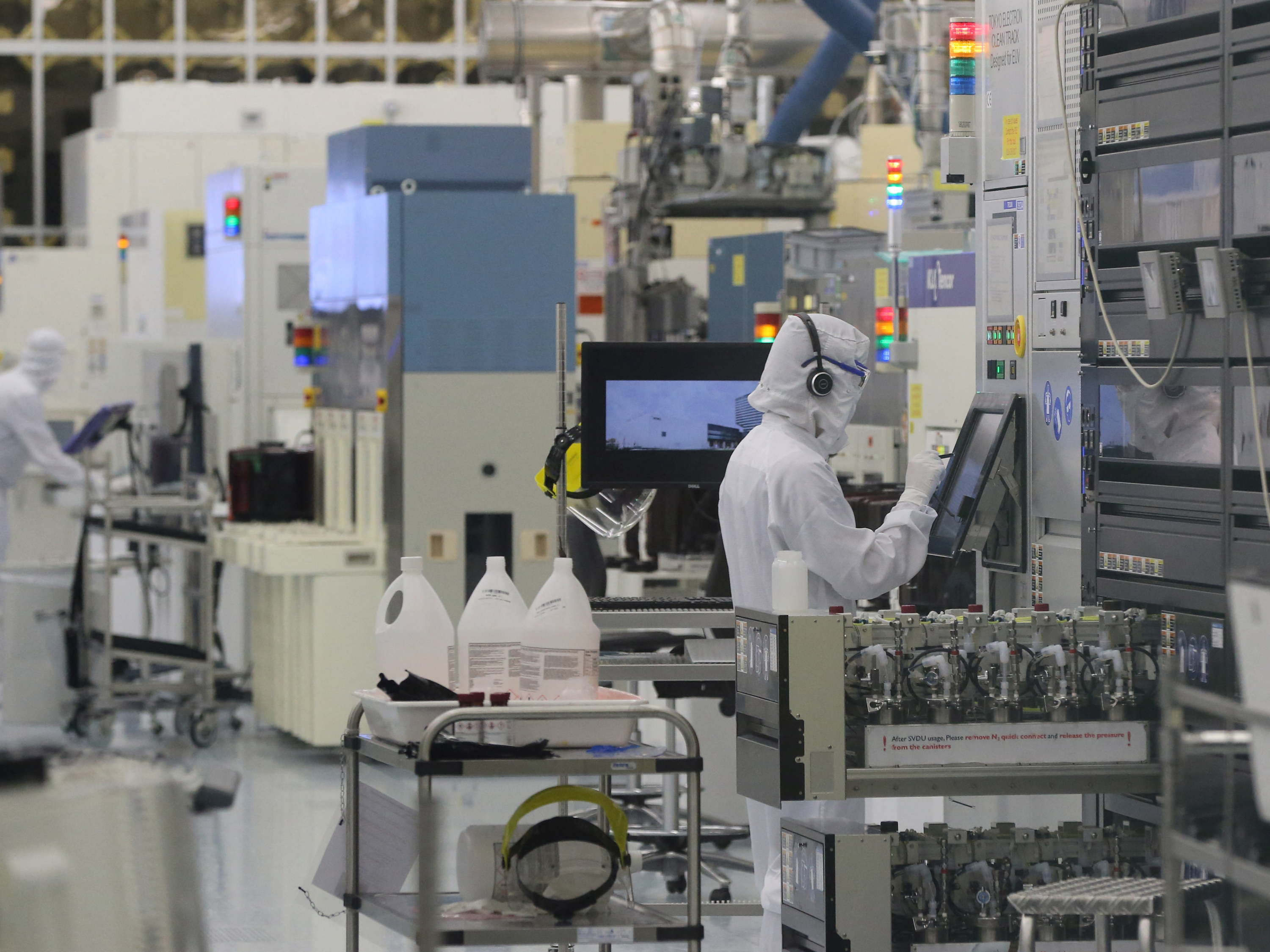 Imec to set up chip research centre for automotive sector in Germany