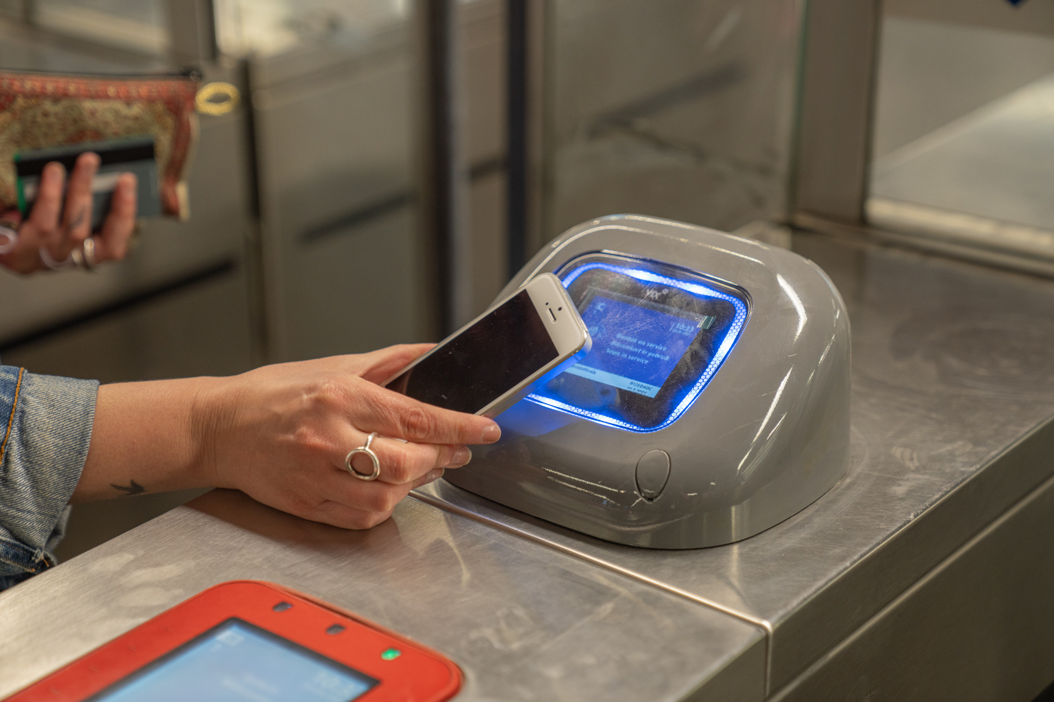 La STIB enregistre plus de 2 millions de validations sans contact en un an