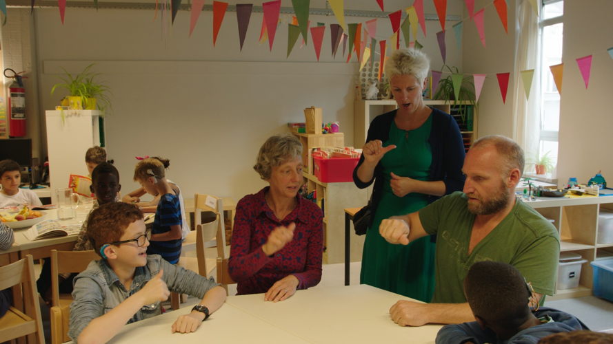 Vlaamse gebarentaal leren (c) VRT