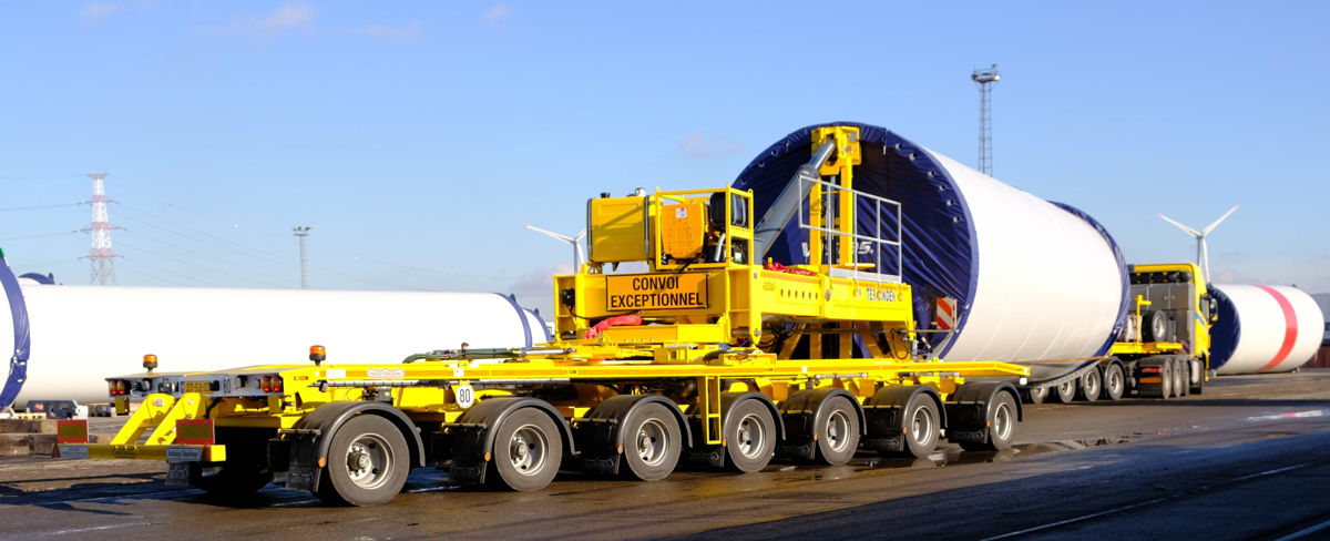 The biggest change has been made to the self-steering dolly with air suspension. For example, the width of the 7-axle self-steering dolly has been adjusted to 2,840 mm. Additionally, the turntable control of the self-steering dolly has been adjusted while the operation is now even more user-friendly. 