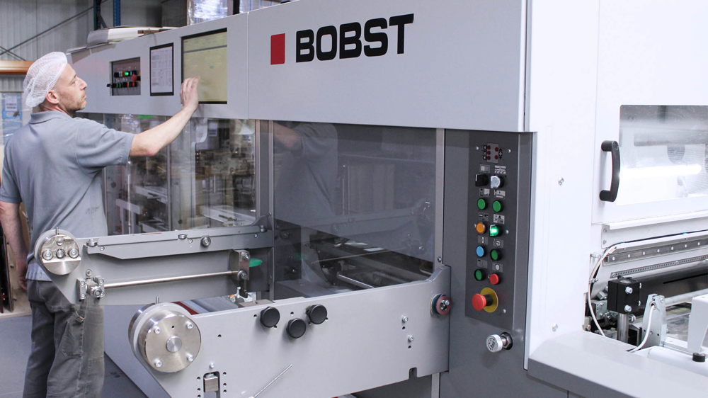 The machine operators are delighted with the ease of use of the VISIONCUT 106 LER, the VISIONFOIL 104 and the EXPERTFOLD 110 A2 The machine operators are delighted with the ease of use of the VISIONCUT 106 LER, the VISIONFOIL 104 and the EXPERTFOLD 110 A2