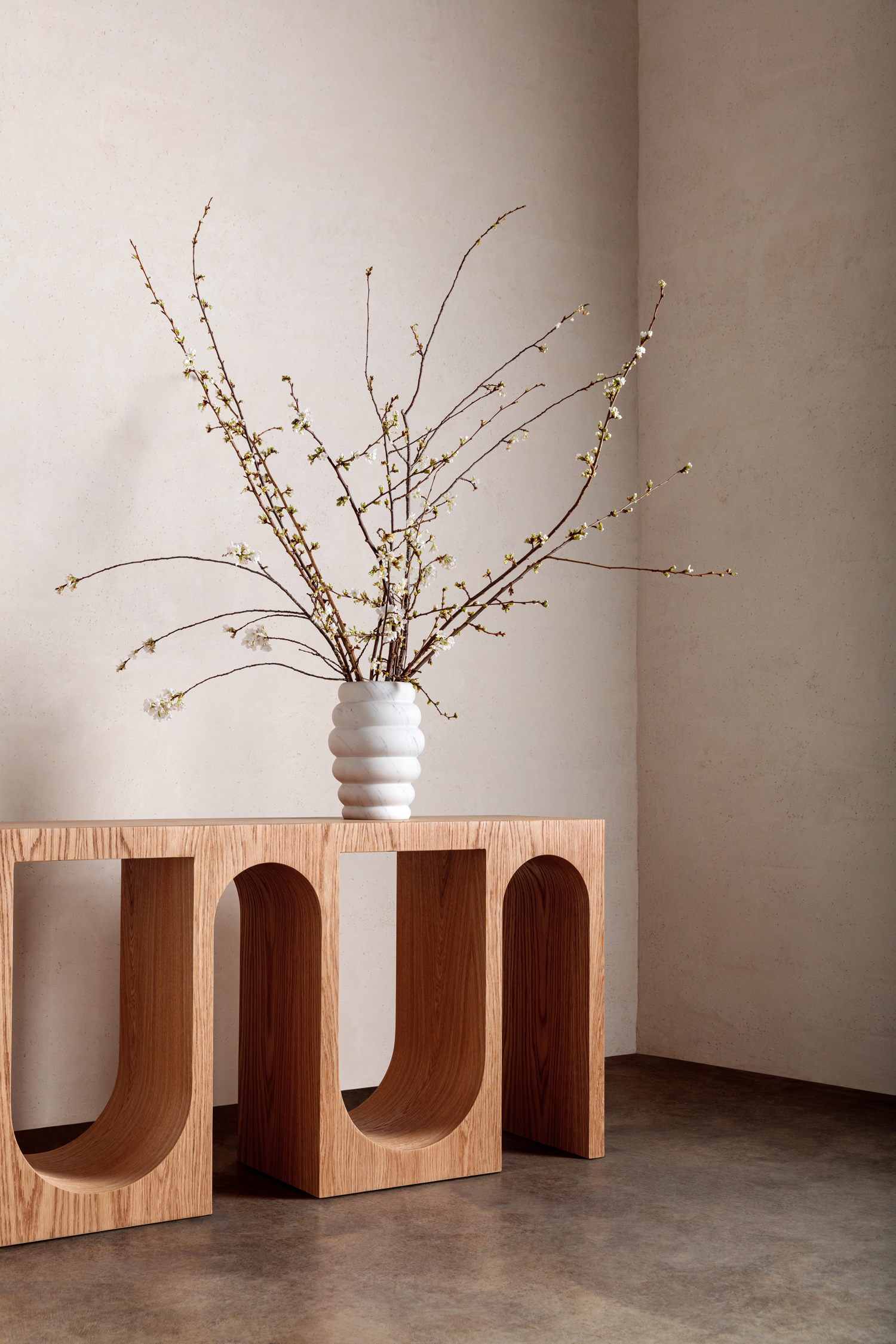 Roxbury Console, Organic Vase