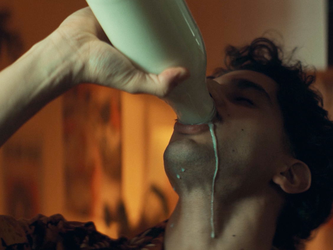 Manamana helpt je over je kater met ... melk