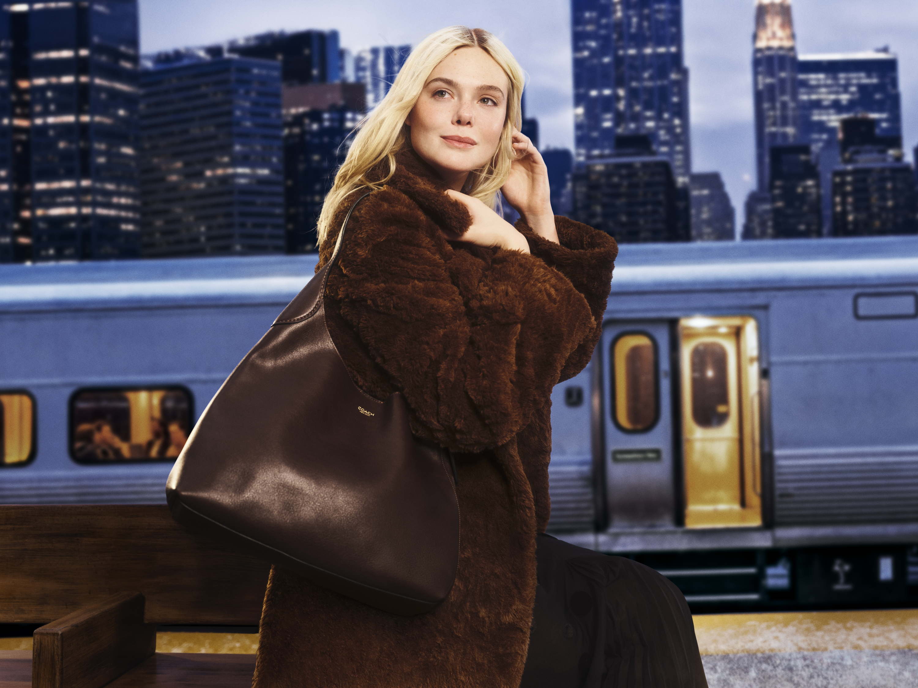 Coach presenta su campaña de fin de año "The Gift For New Adventures"