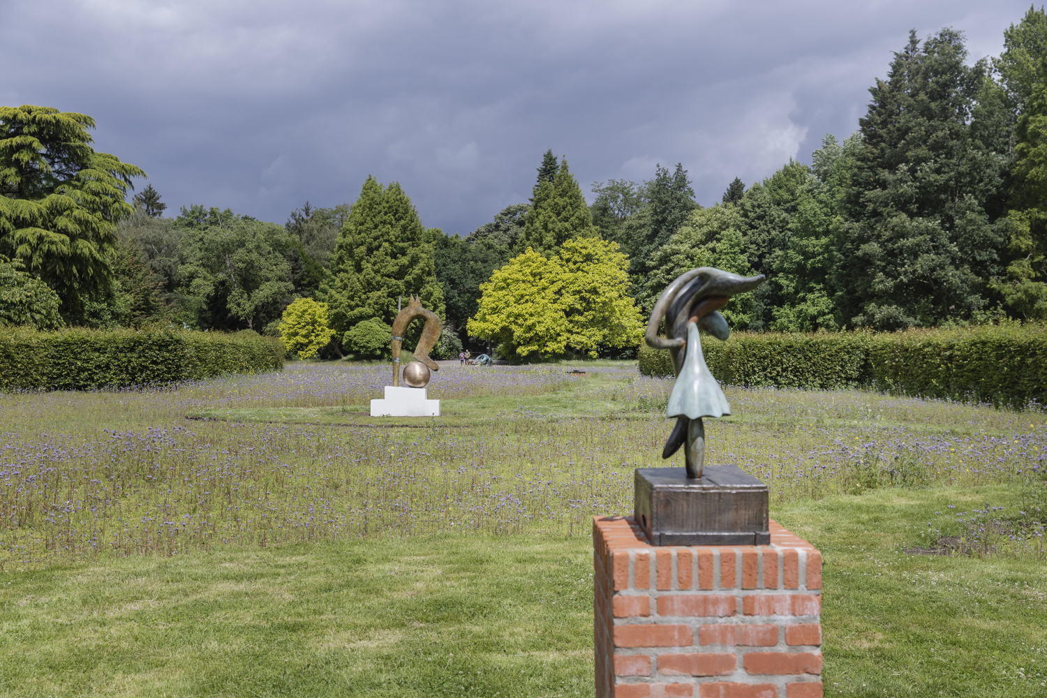 Installation view Wet Job by Camille Henrot (Hortiflora), 2022 © ADAGP Camille Henrot. Courtesy of the artist, kamel mennour and Hauser & Wirth. Photo: Ans Brys