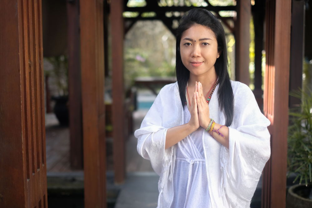 Anantara Uluwatu Bali Resort - Balinese Tibetan Sound Healer - Vina Harya