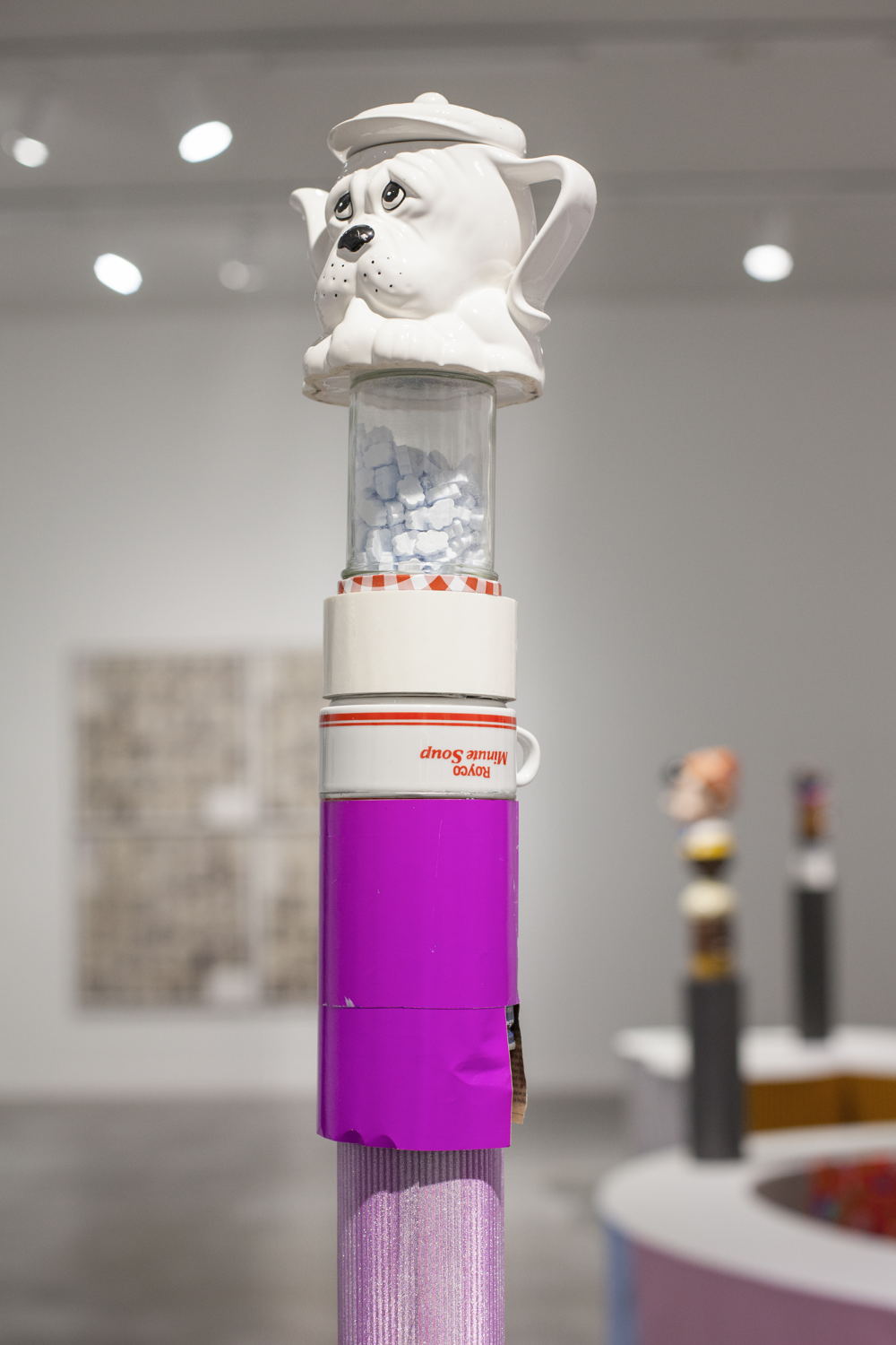 Zaalzicht uit de expo ‘The Waddle Show; a counteract’ van Nel Aerts in M, 2019. Foto © Miles Fischler Zaalzicht uit de expo ‘The Waddle Show; a counteract’ van Nel Aerts in M, 2019. Foto © Miles Fischler