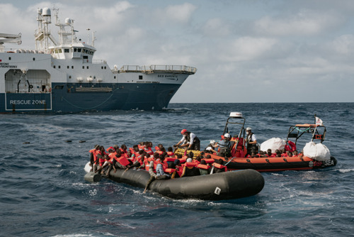 Mediterráneo central: casi 400 personas rescatadas en menos de dos días