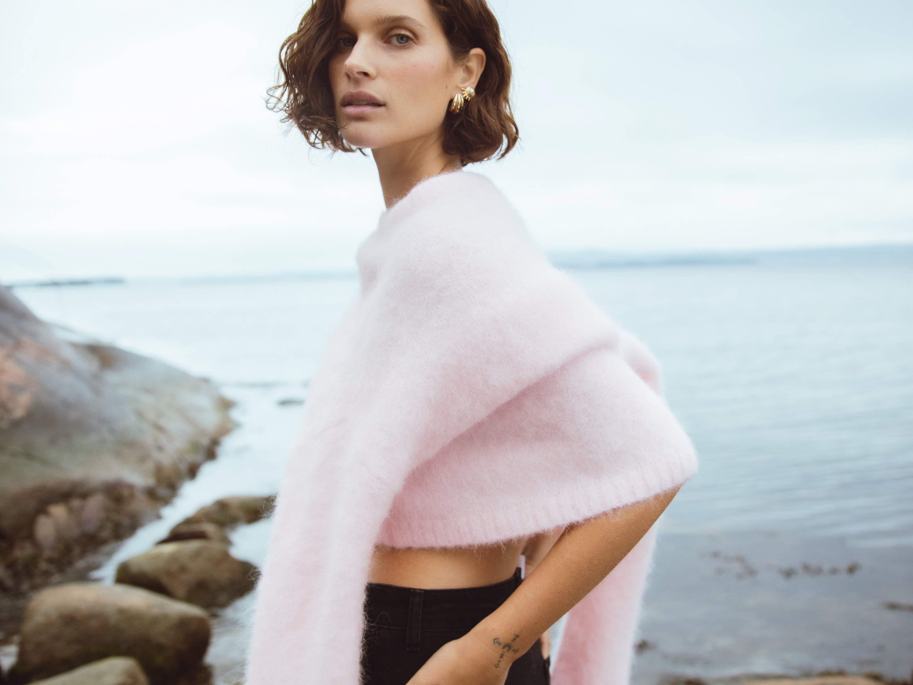 Camilla Pihl SS25: Tijdloze Luxe met een Moderne Twist