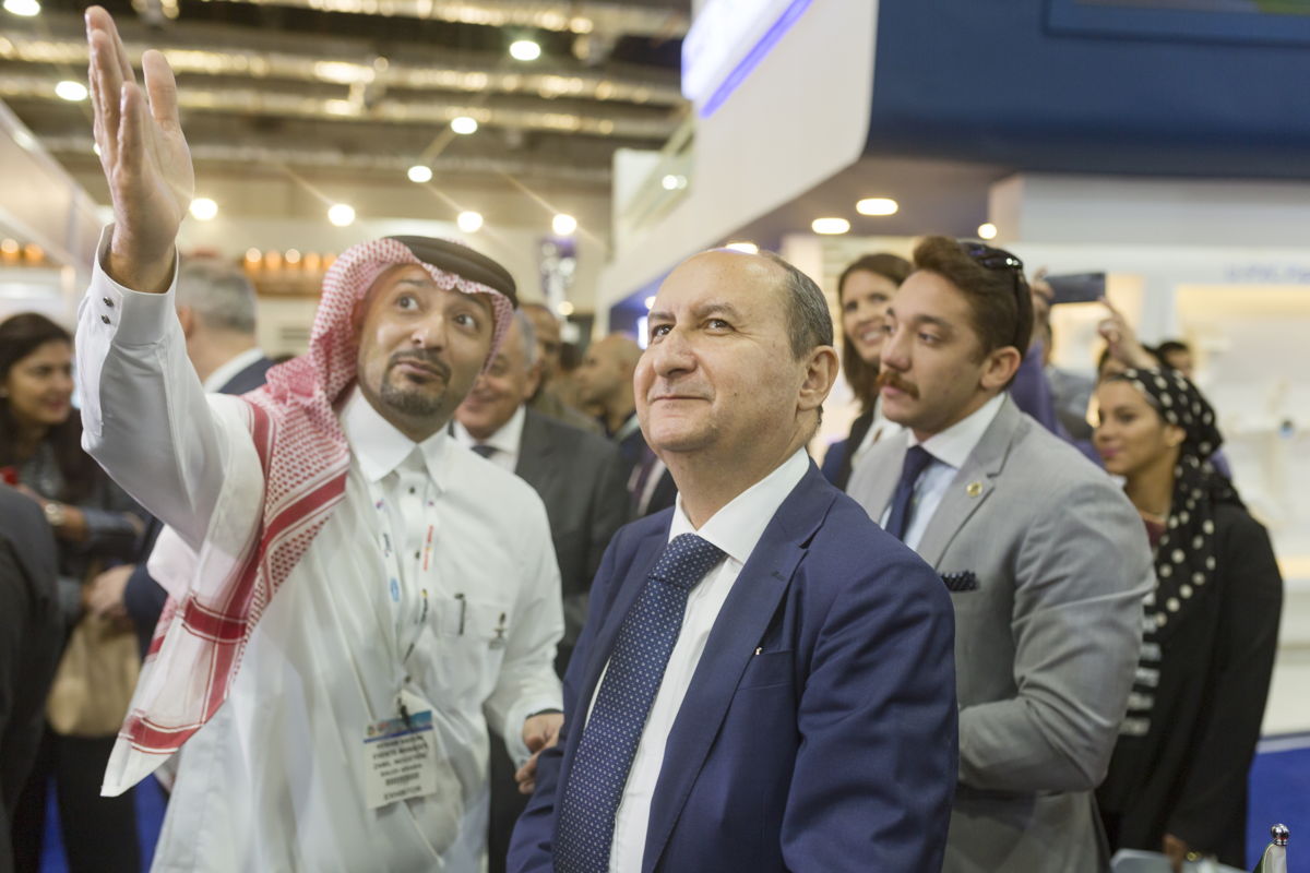 H.E. Eng. Amr Nassar, Minister of Trade and Industry meeting a Saudi exhibitor at The Big 5 Construct Egypt