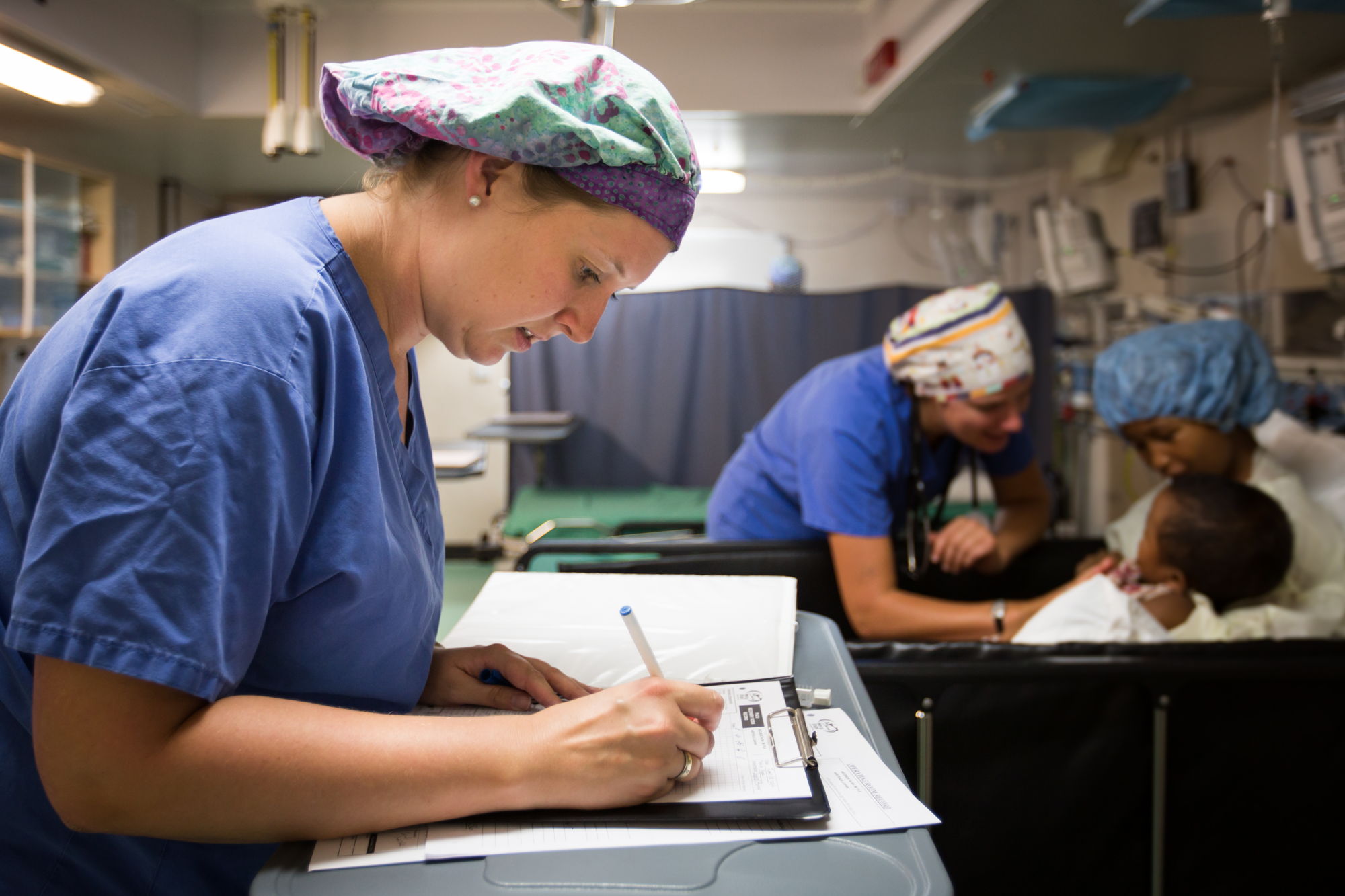 Ann-Kathrin Jäger hat als erfahrene Fachkraft schon auf den Krankenstationen an Bord gearbeitet. © Mercy Ships