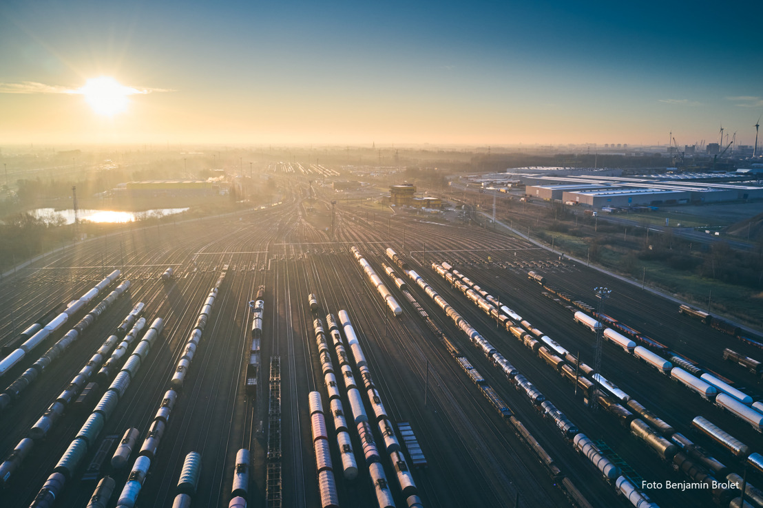 A European first: hump yard in the port of Antwerp operated neutrally for the first time