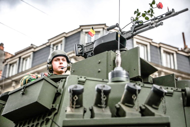 Bevrijdingsdagen tank met roos (c) Maurice Claes