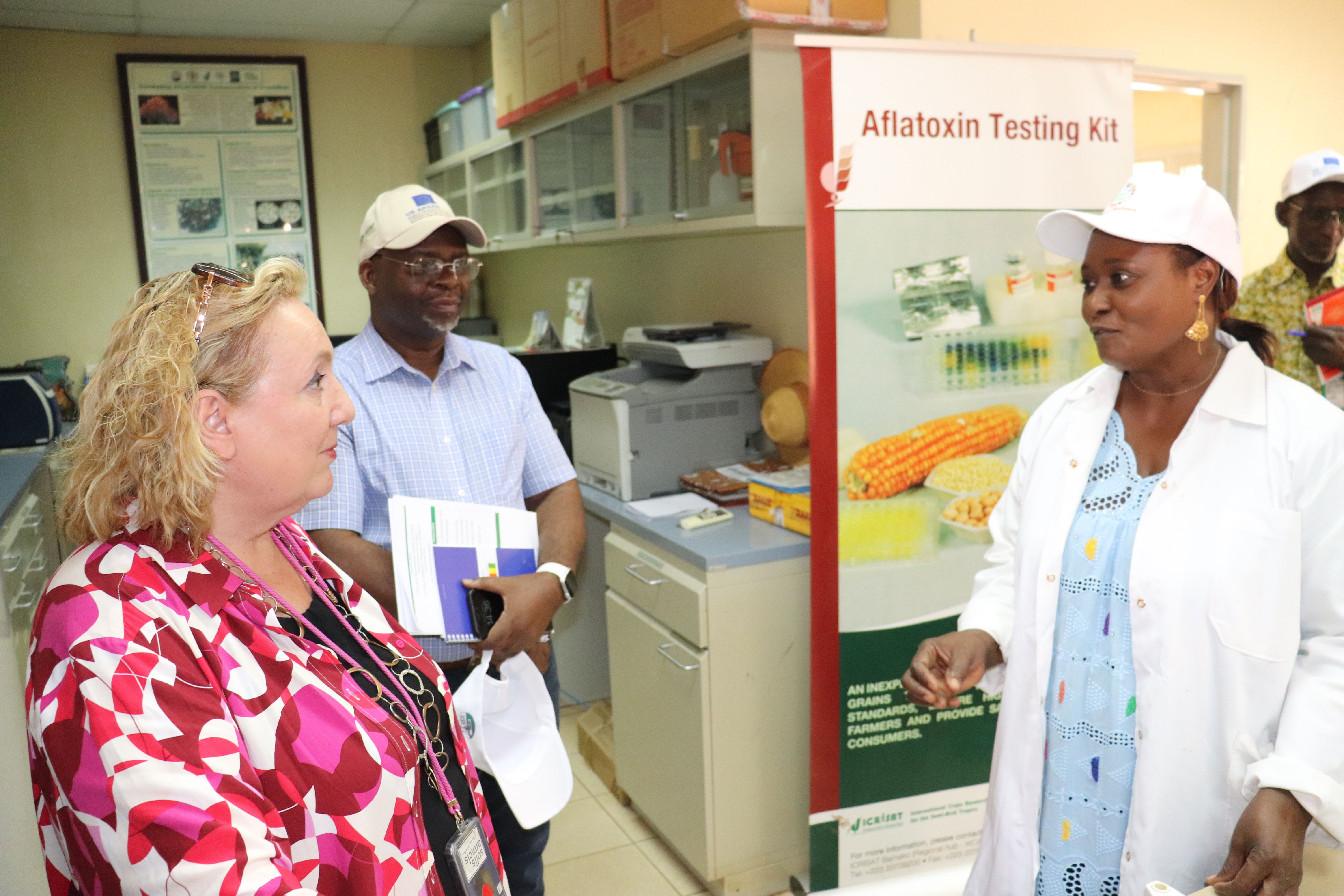 Ms Emanuela Claudia Del Re, EU Special Representative for the Sahel, visits the Pathology Laboratory at ICRISAT-Mali.