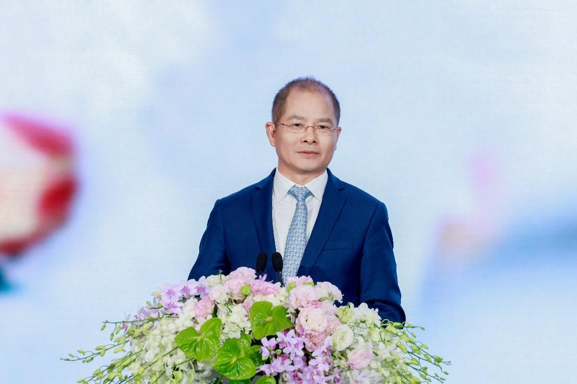 Eric Xu durante su intervención en la rueda de prensa