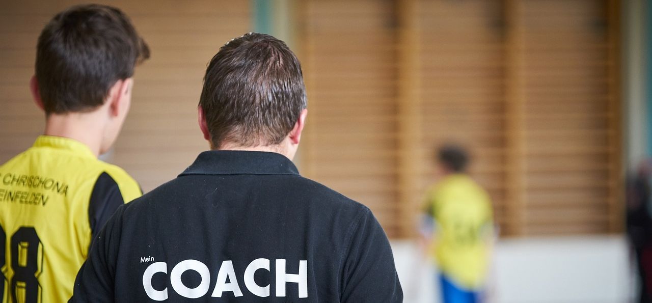 Nijpend tekort aan trainers in Vlaanderen: helft van clubs zoekt extra coaches