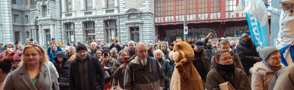 'Een rij tot aan de overkant van de straat': massale opkomst voor opening Albert Heijn Antwerpen Centraal