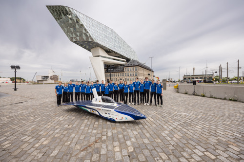Innoptus Solar Team stelt tiende Belgische zonnewagen voor