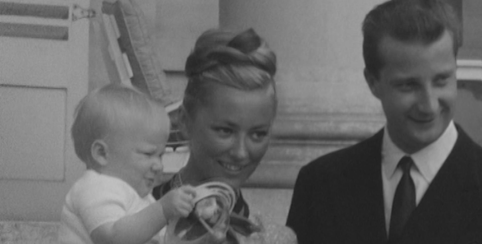Albert, Paola en baby Filip - (c) VRT Albert, Paola en baby Filip - (c) VRT