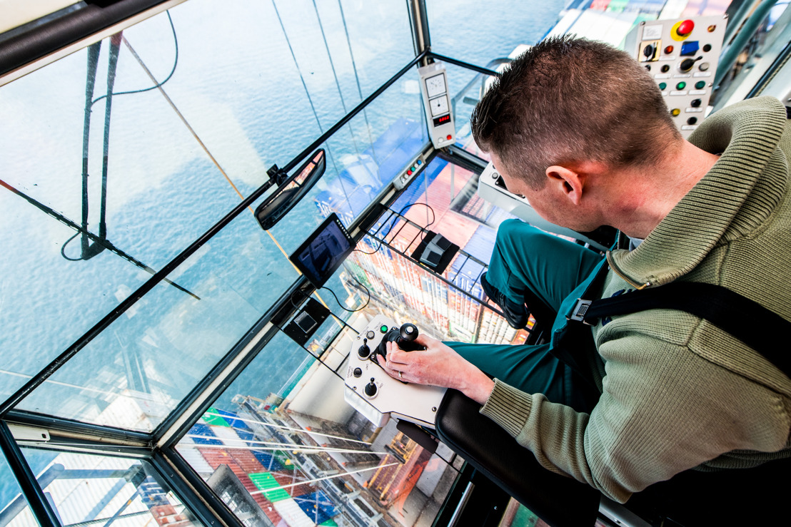 Containers en droge bulk loodsen groei verder naar boven