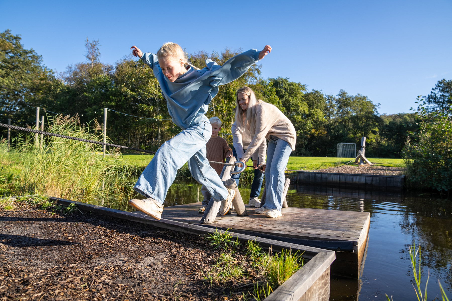 Roompot Kustpark Texel en IVN Natuureducatie organiseren op 14 juni Slootjesdag Texel