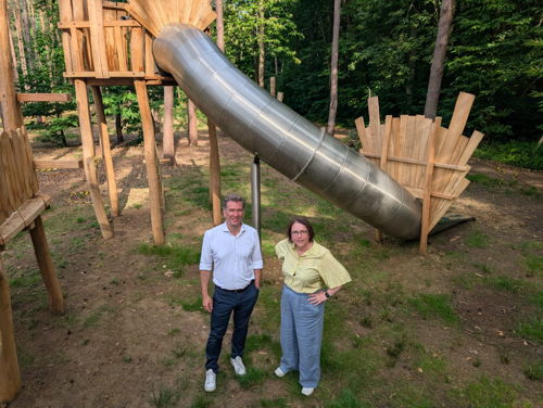 Leuvense schepenen Karin Brouwers van jeugd en Christophe Stockman van openbaar groen