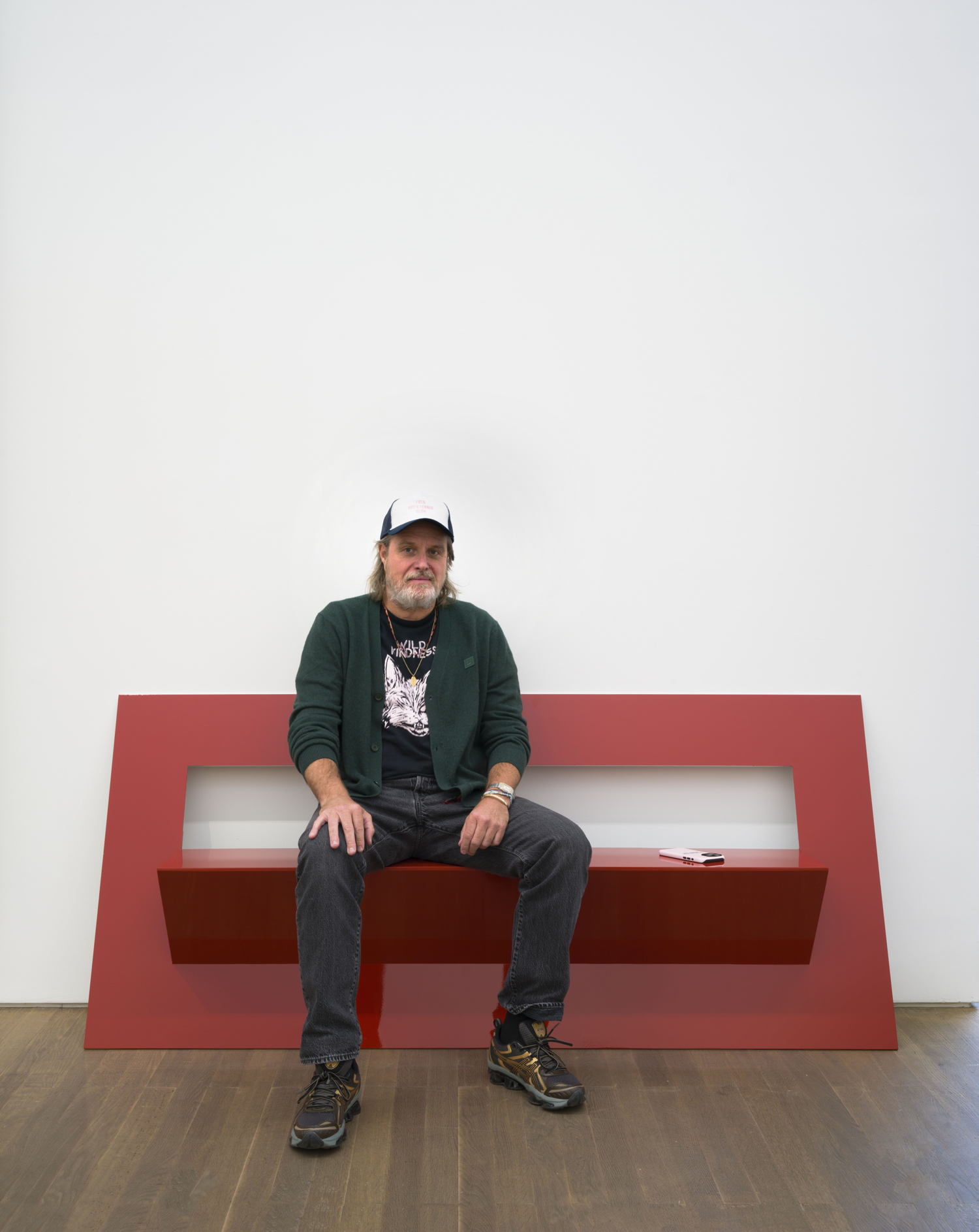 MULLER VAN SEVEREN, Frame 12, 2024. Aluminum, lacquer. 90 x 200 x 50 cm. Courtesy Tim Van Laere Gallery, Antwerp-Rome.