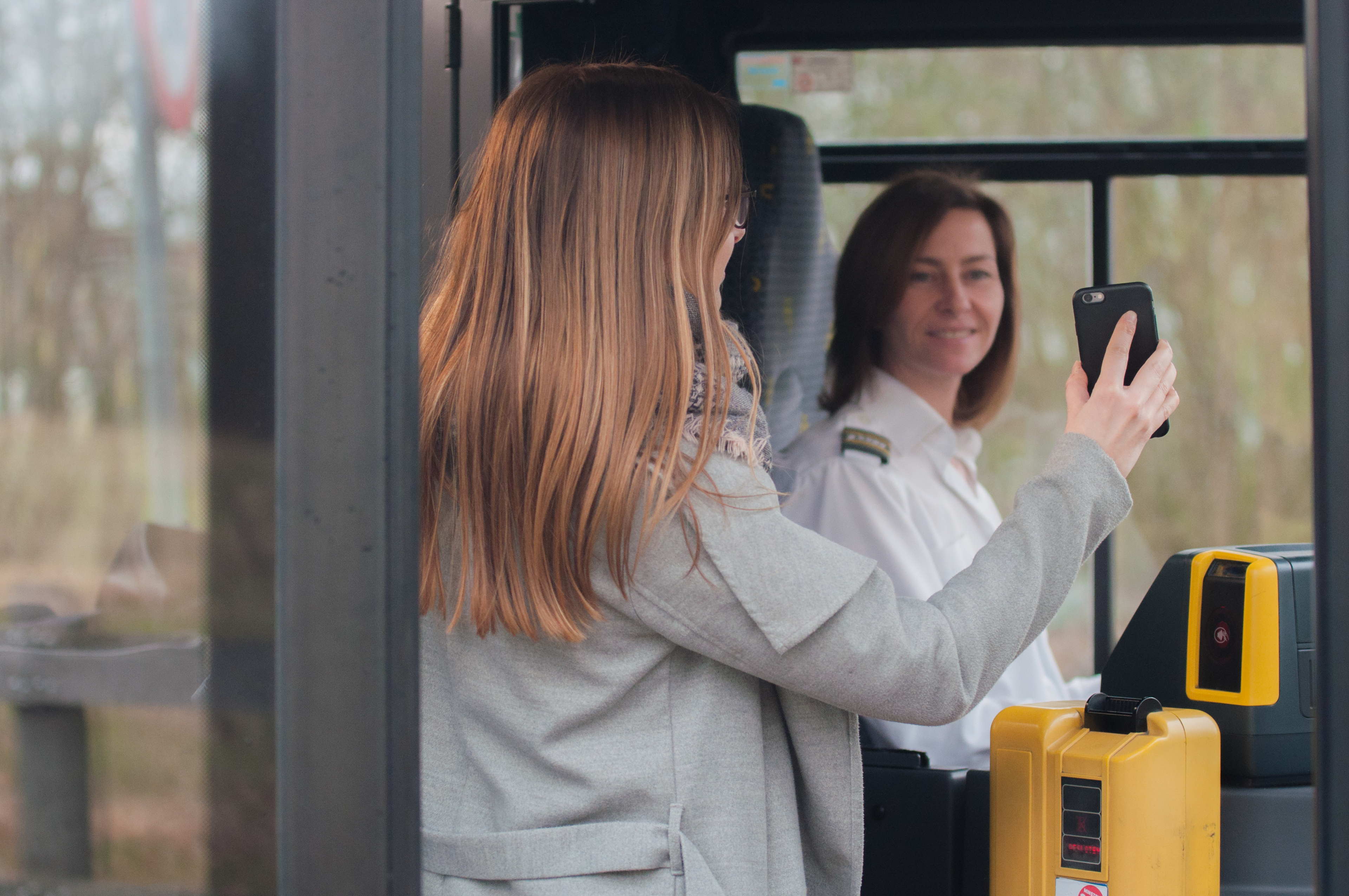 Rit De Lijn betalen kan binnenkort met app KBC Mobile