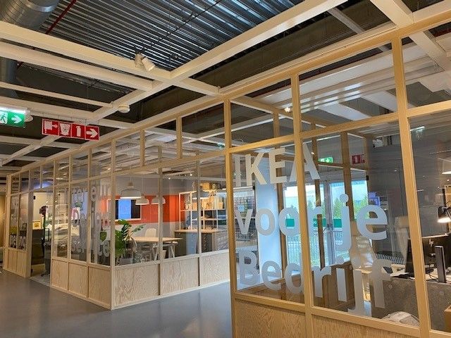 Leden van het IKEA Business Network hebben makkelijk toegang tot services, aanbiedingen en voordelen die je bedrijf vooruithelpen, zoals deze foto toont bij IKEA Gent.  