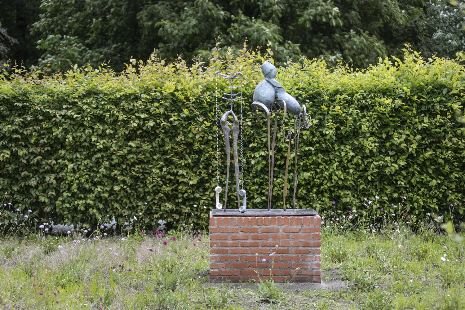 Camille Henrot, Two on Call, 2021 © ADAGP Camille Henrot. Courtesy of the artist, kamel mennour and Hauser & Wirth. Photo: Ans Brys