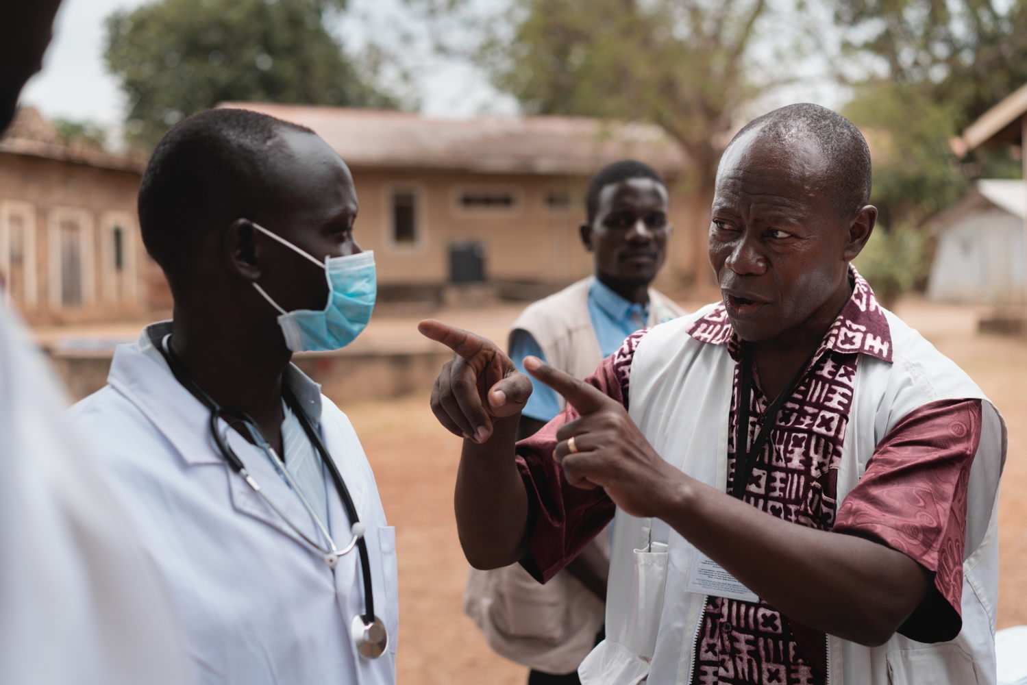 Adrien Mahama – water and sanitation coordinator for MSF in South Sudan – illustrates the correct use of masks during an infection prevention and control training for the staff of the Al Sabah hospital in Juba. MSF is carrying on trainings to support the Ministry of Health in preparation for the arrival of eventual COVID-19 patients. 03 April 2020, credit Gabriele Masini/MSF