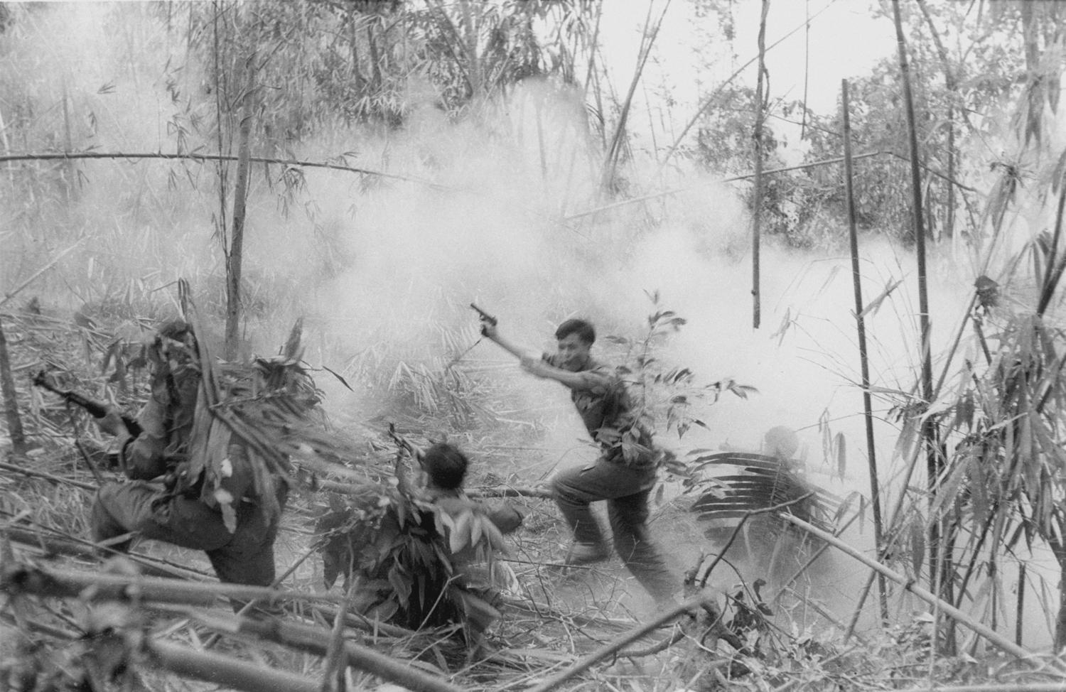 The Vietnam War - Aflevering 5: Noord-Vietnamese aanval tegen Zuid-Vietnamese soldaten  in Laos 1971 - (c) Doug Niven