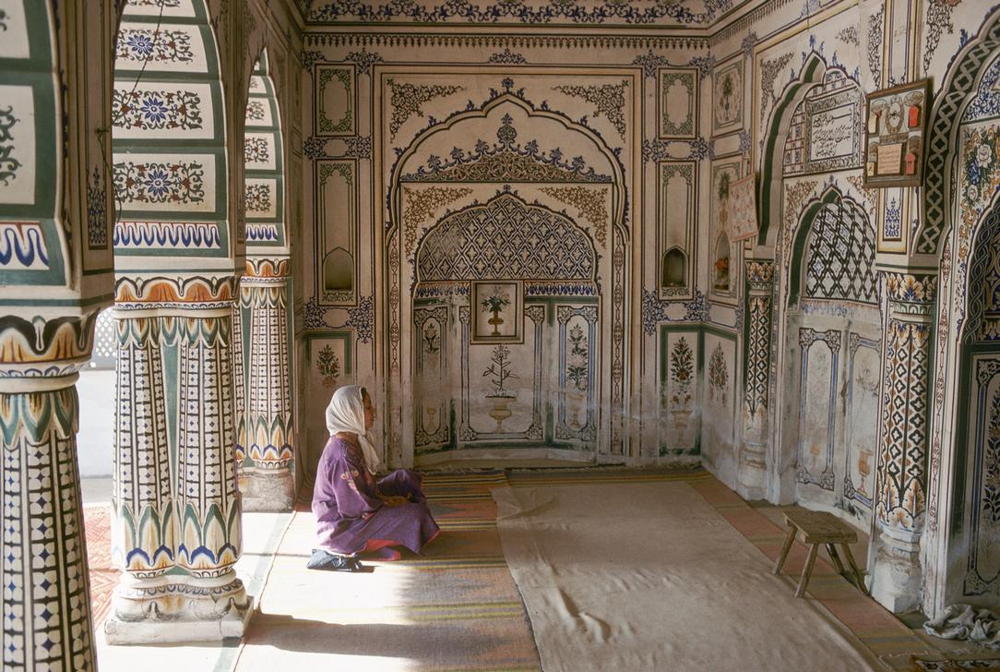 Nazer-Bagh Mosque: Woman Praying, India, undated. AKG1618523