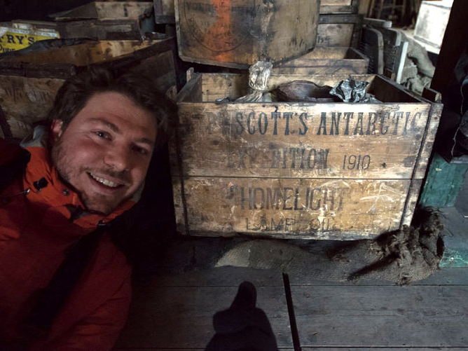 Bekende Antwerpse fotograaf en ontdekkingsreiziger Christian Clauwers stelt werk voor in Domitys residentie op Nieuw-Zuid