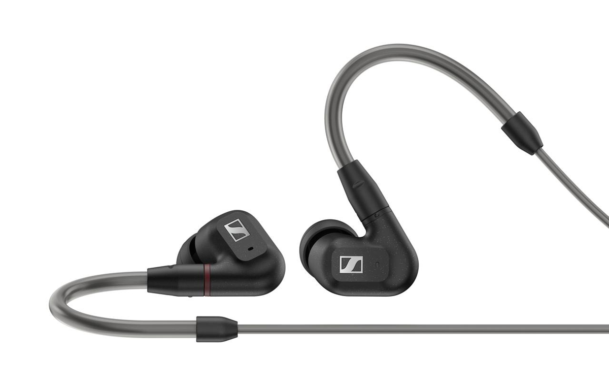 The IE 300’s design is inspired by the world of professional audio