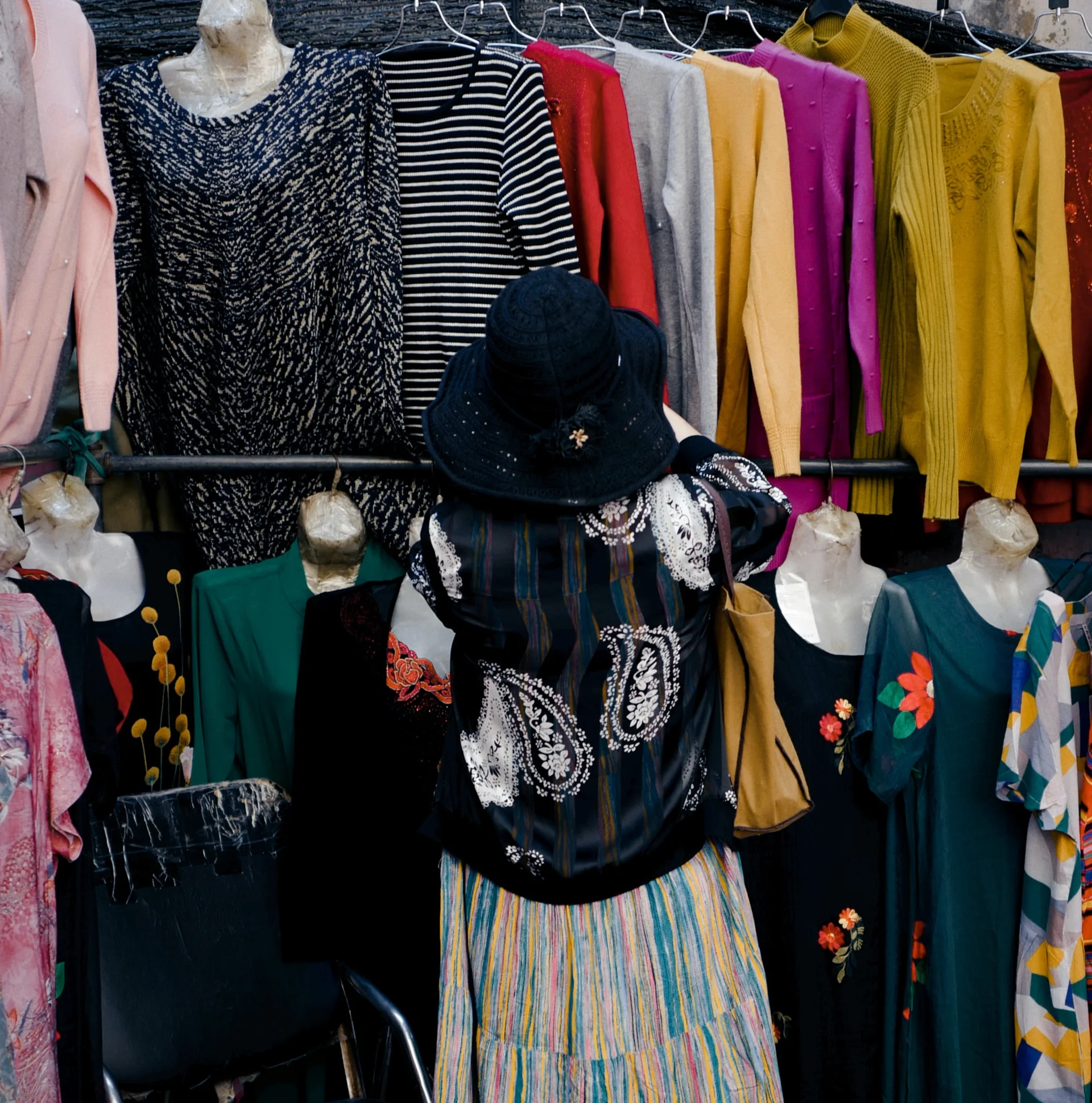 Crecimiento del pre-loved fashion retail: por qué cada vez más gente compra ropa  usada - Edomex Al Día