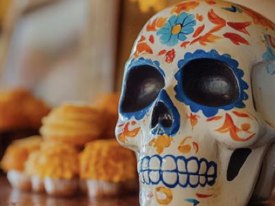 Celebra el Día de Muertos con un atole de cempasúchil que combina tradición y frescura