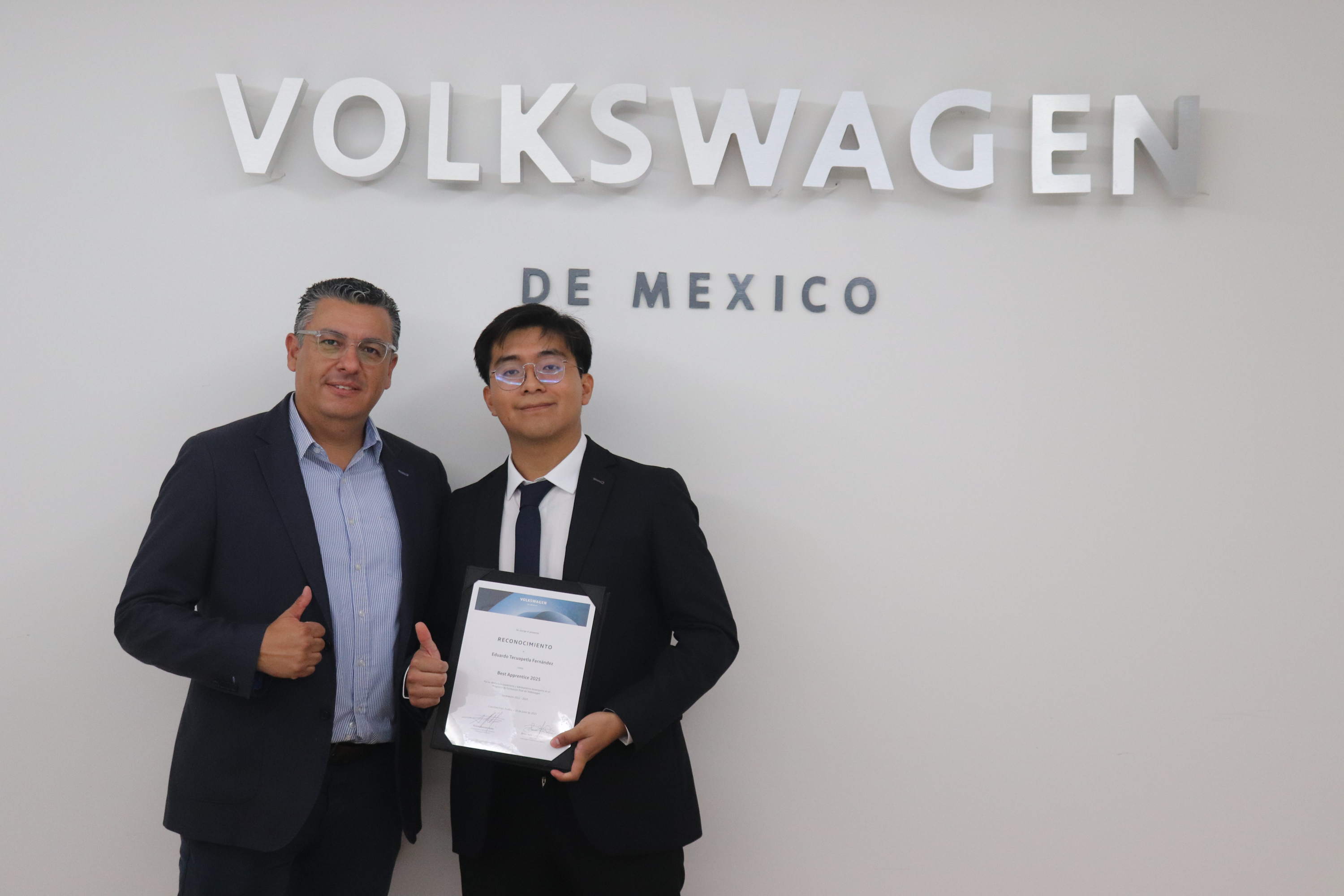Volkswagen de México reconoce a Eduardo Tecuapetla como Best Apprentice 2025 del Grupo Volkswagen 