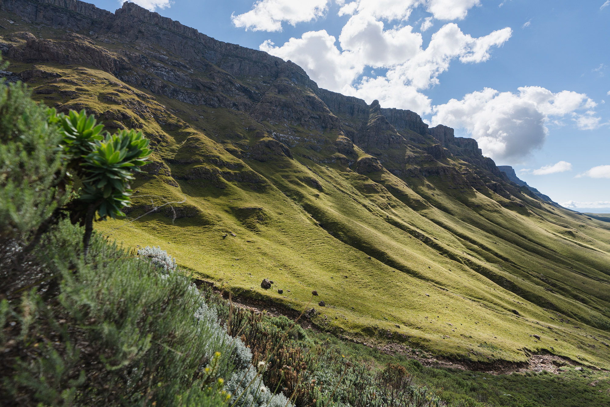De groene heuvels langs de Sani Pass | © South African Tourism