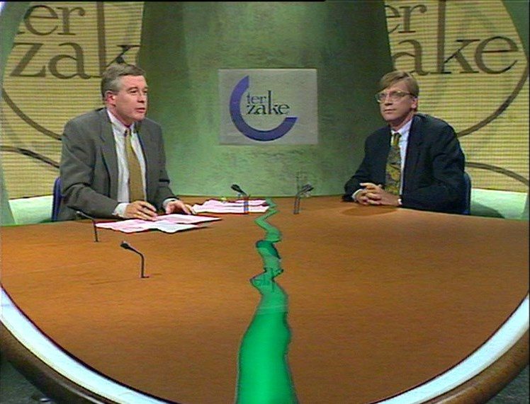 Dirk Sterckx en Guy Vrhofstadt in de eerste uitzending van Terzake (5.9.1994) - (c) VRT