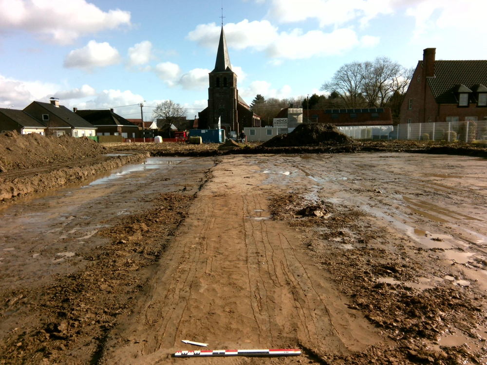 Karrensporen onder kerkwegel (c) Floris Beke
