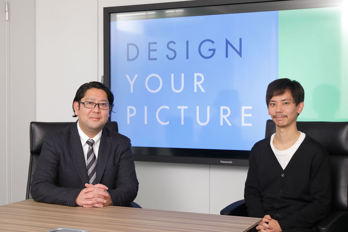 Hideaki Tasaki, System Planner, System Sales Department, Sales Division at Mitomo, and Shota Kawauchi, Head of the Systems Technology Department, Technology Division.