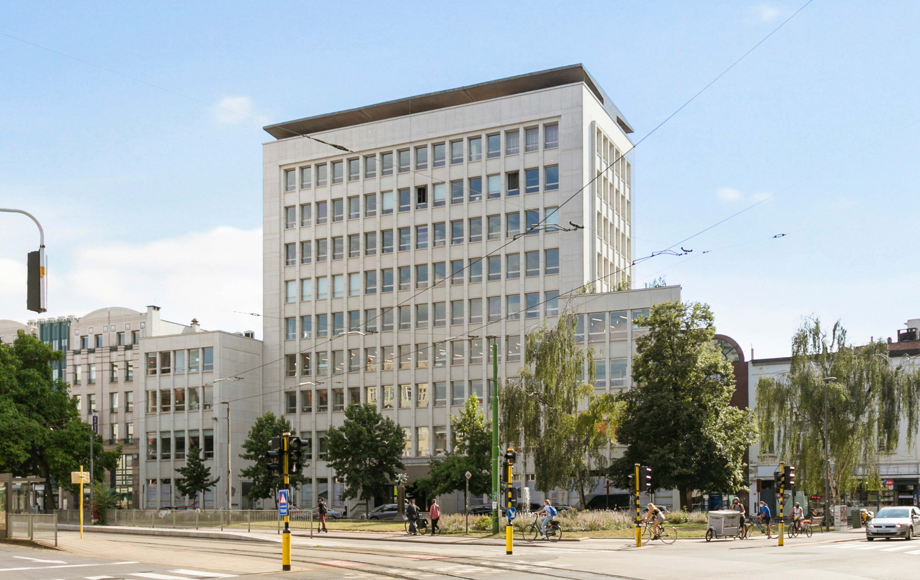 De locatie, OVAL Sky, op de hoogste etages van de Mechelsesteenweg 64 in Antwerpen. De locatie, OVAL Sky, op de hoogste etages van de Mechelsesteenweg 64 in Antwerpen.