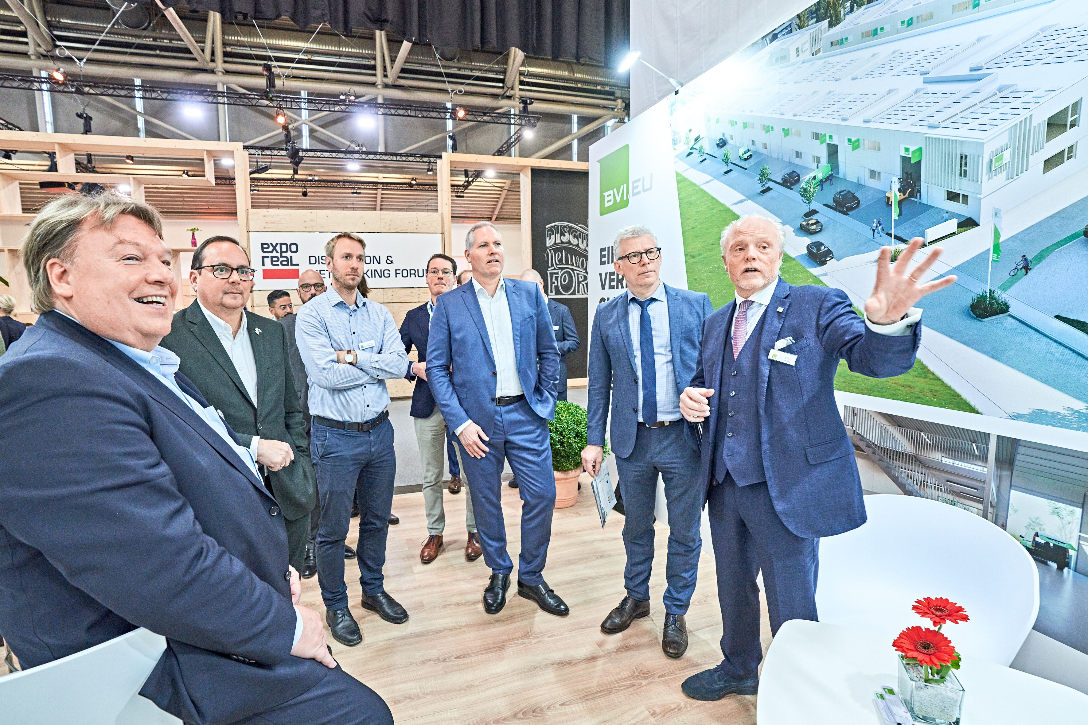 (left to right) Rüdiger Beckmann (BVI Development Manager Germany), Thomas Kufen (Lord Mayor of the City of Essen), Matthias Gabrisch (CFO BVI.EU), Andre Boschem (EWG Managing Director), Martin Harter (Head of Urban Planning and Building of the City of Essen), Michel Meers (BVI.EU Founder/Chairman) Photo credit: Gert Krautbauer / BVI.EU