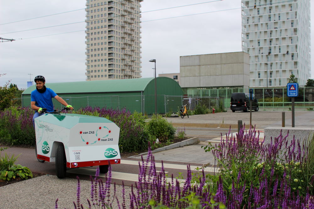 ZAS vervangt vrachtwagen door cargofiets voor kleine leveringen binnen de Singel. (Foto: ZAS)
