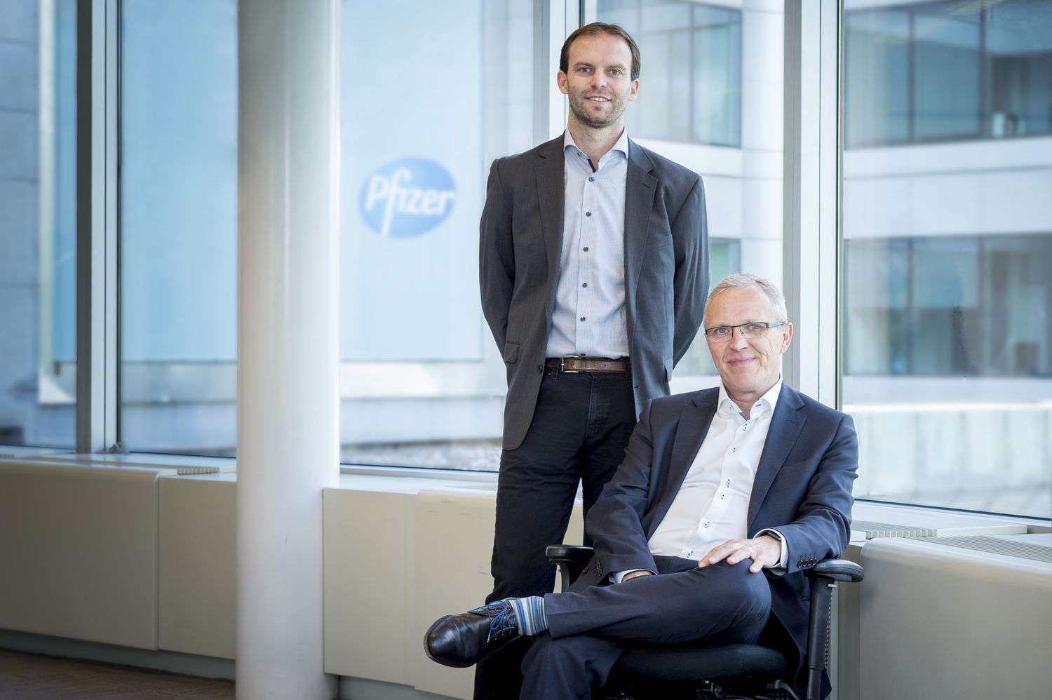 De gauche à droite: Sven De Cleyn (Program Manager imec.istart), Karel Van De Sompel (Country Manager Pfizer Belgique). © Pfizer 
