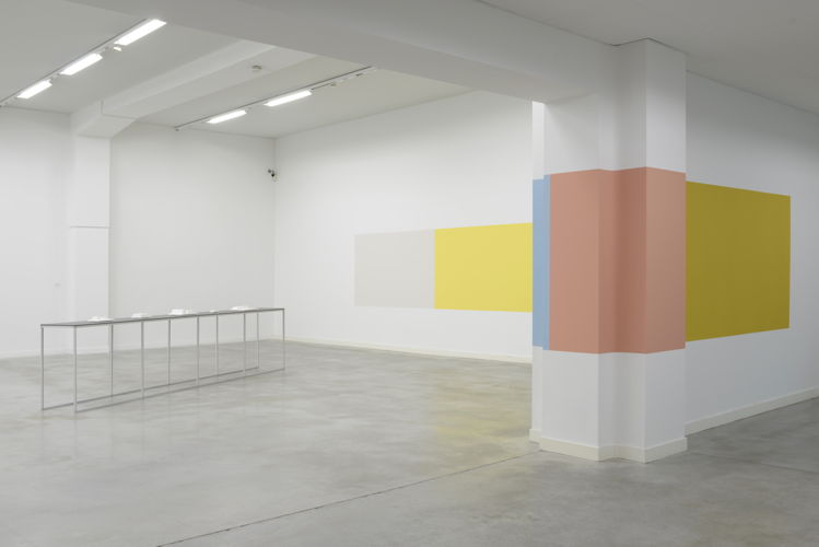 Ane Vester
Panoramisch palet, 2015
(notebook, blouse, classroom, jacket, car,
front door, dress, bench)
(c) Isabelle Arthuis