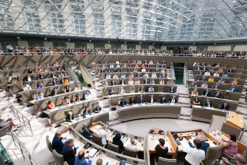 PERSUITNODIGING: Symposium over ouderschap en politieke mandaten: hoe maken we politiek combineerbaar met ouderschap?